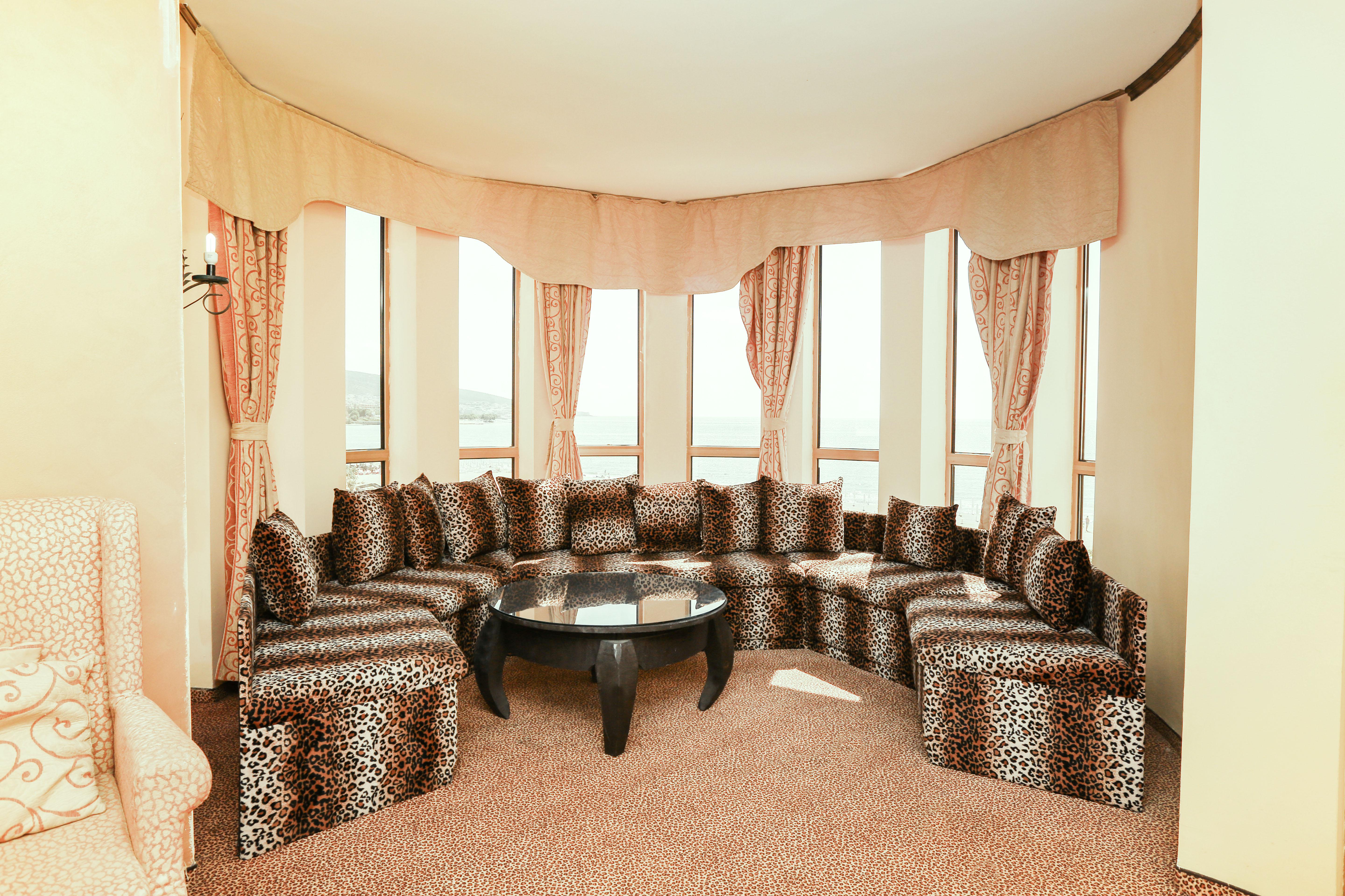 Imperial Palace Hotel Солнечный берег Экстерьер фото A modern majlis