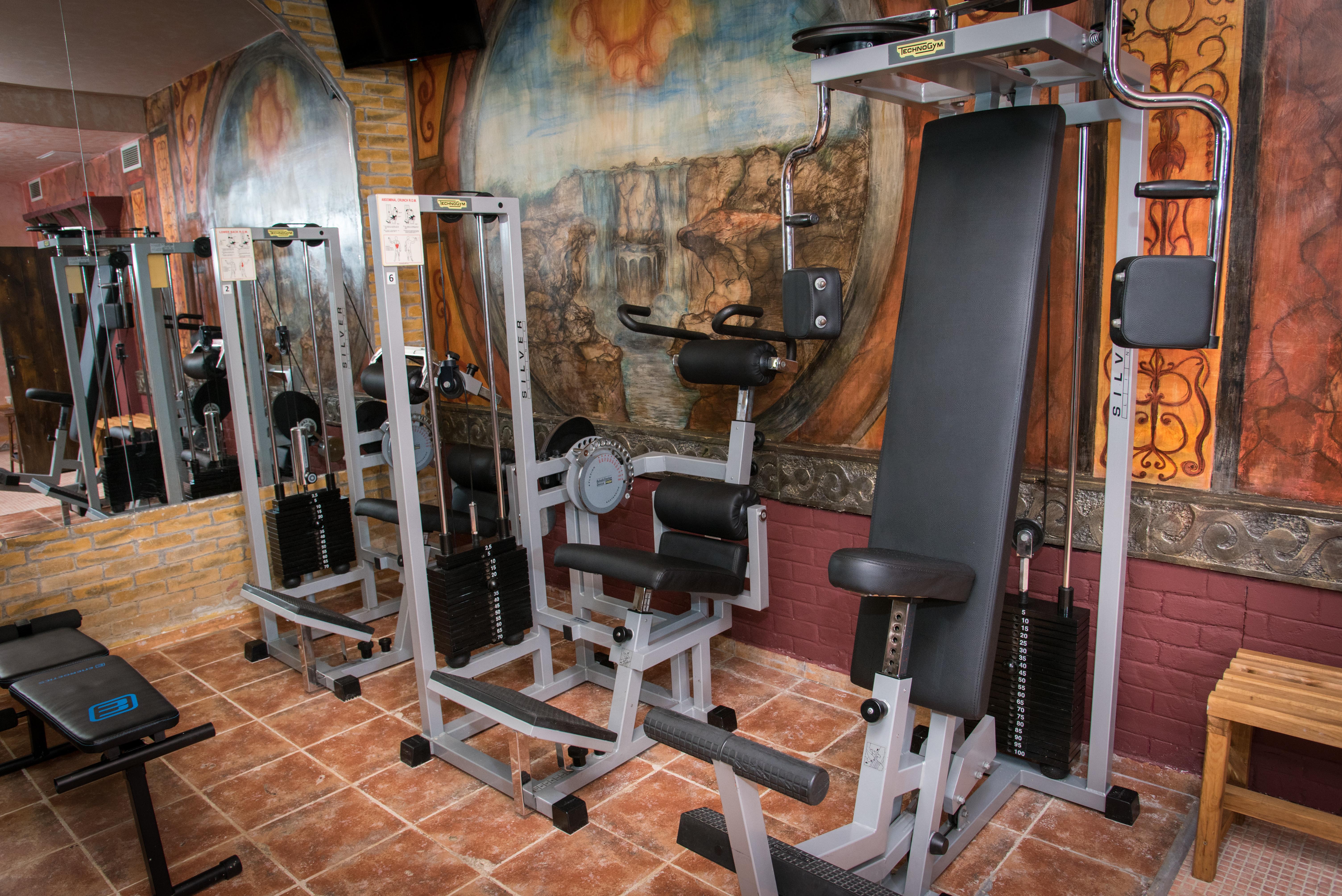 Imperial Palace Hotel Солнечный берег Экстерьер фото A leg extension machine