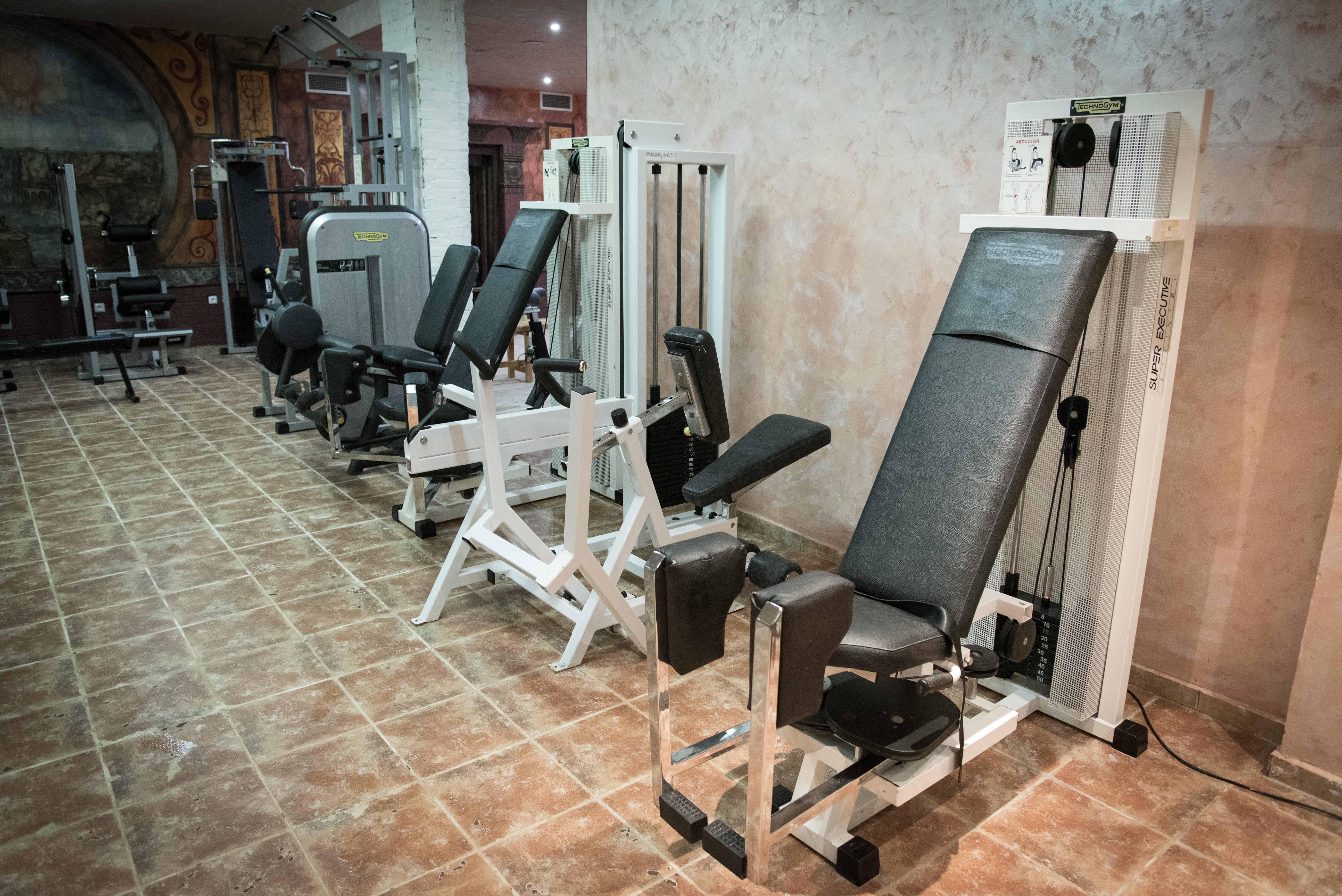 Imperial Palace Hotel Солнечный берег Экстерьер фото Leg extension machine