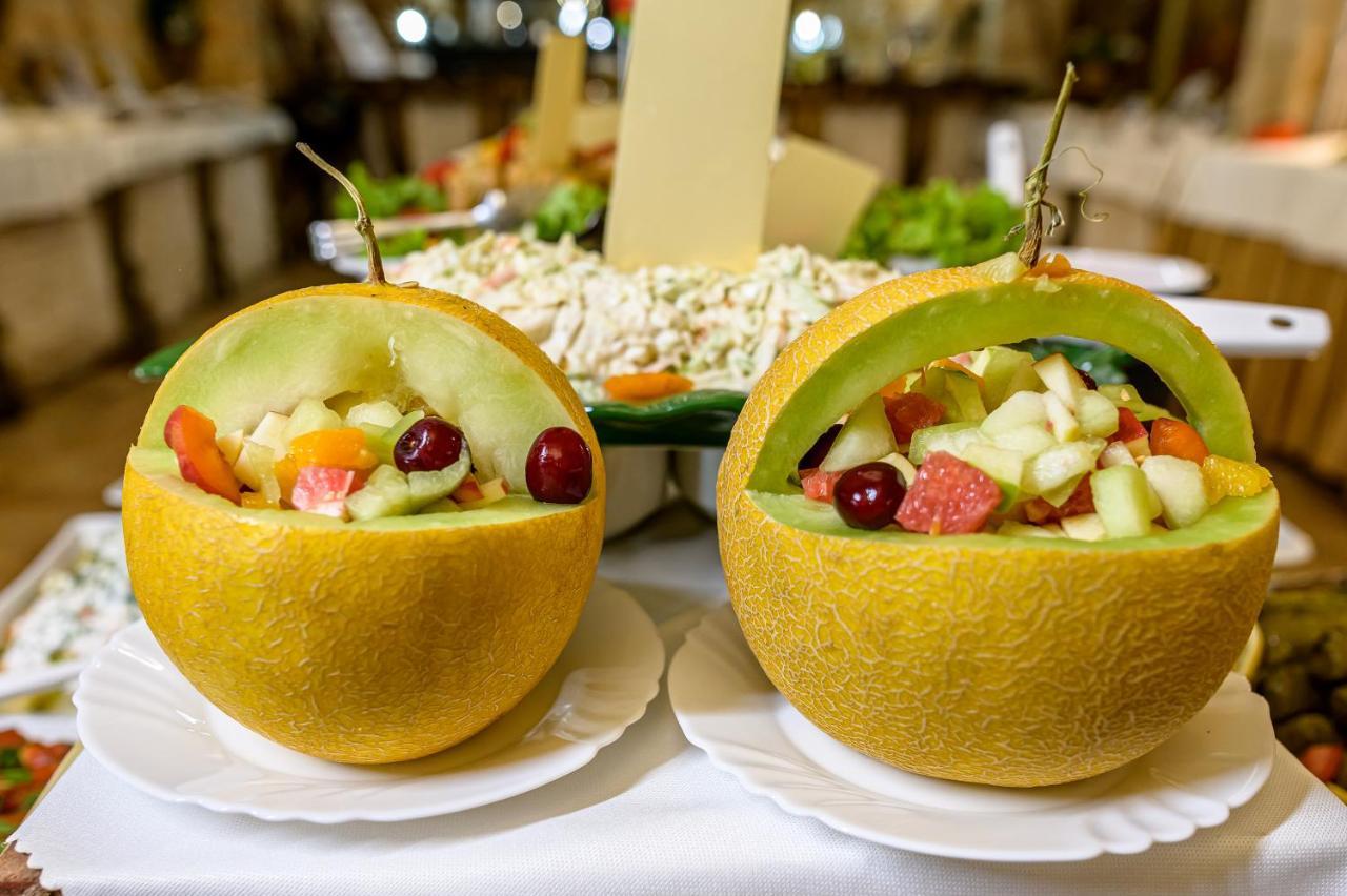 Imperial Palace Hotel Солнечный берег Экстерьер фото Fruit salad in pomelo