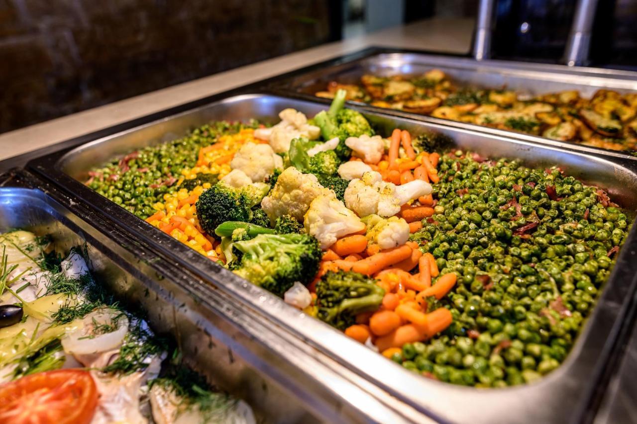 Imperial Palace Hotel Солнечный берег Экстерьер фото A chafing dish filled with vegetables