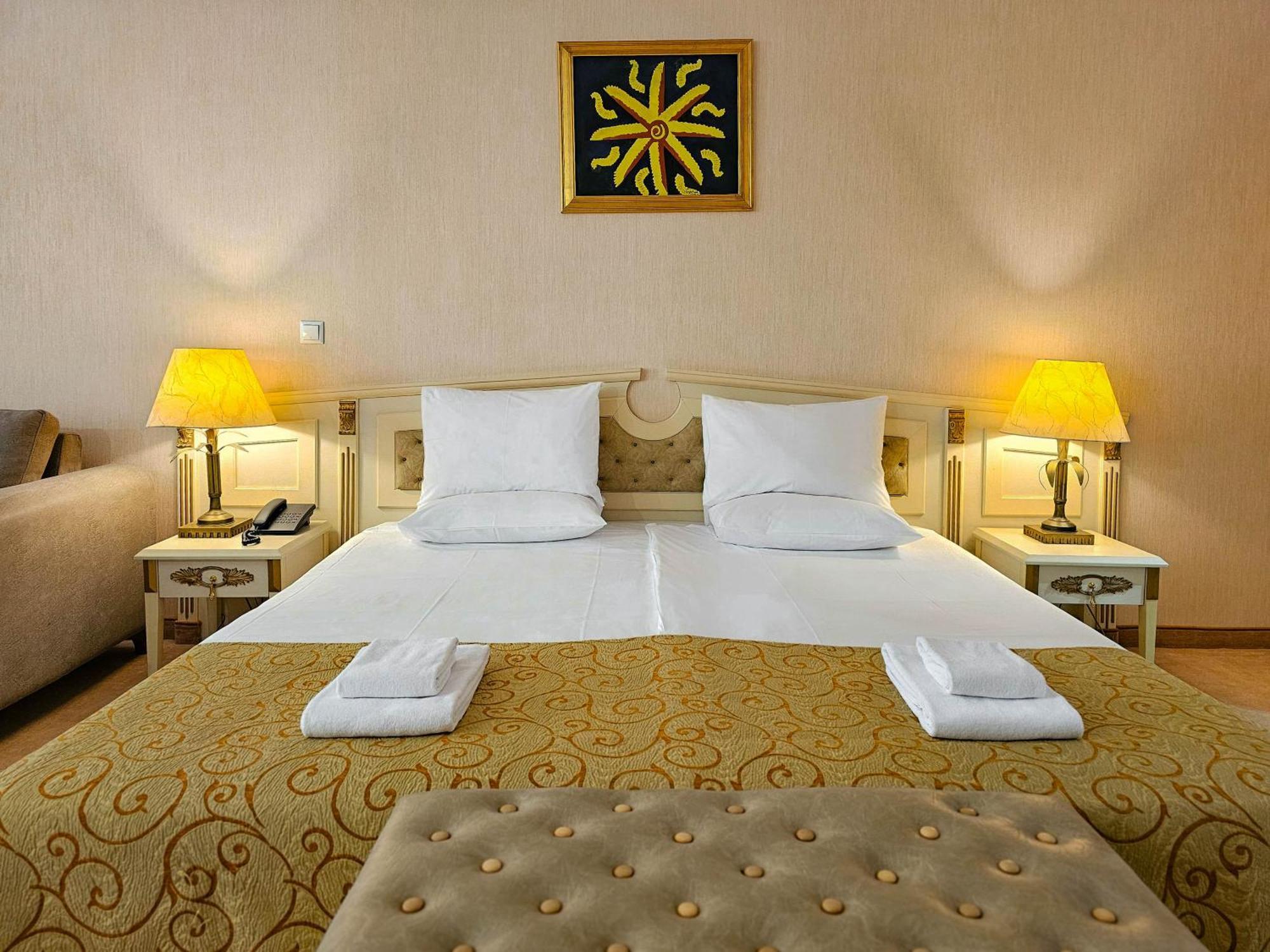 Imperial Palace Hotel Солнечный берег Экстерьер фото A guest room at the hotel