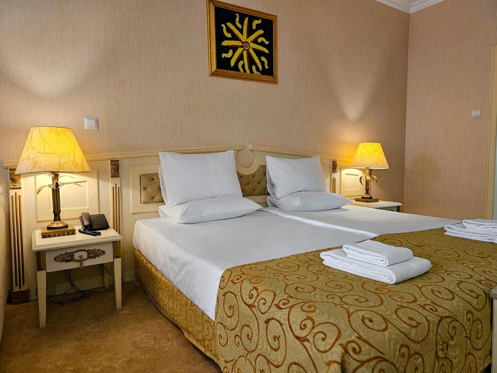 Imperial Palace Hotel Солнечный берег Экстерьер фото A room at the hotel