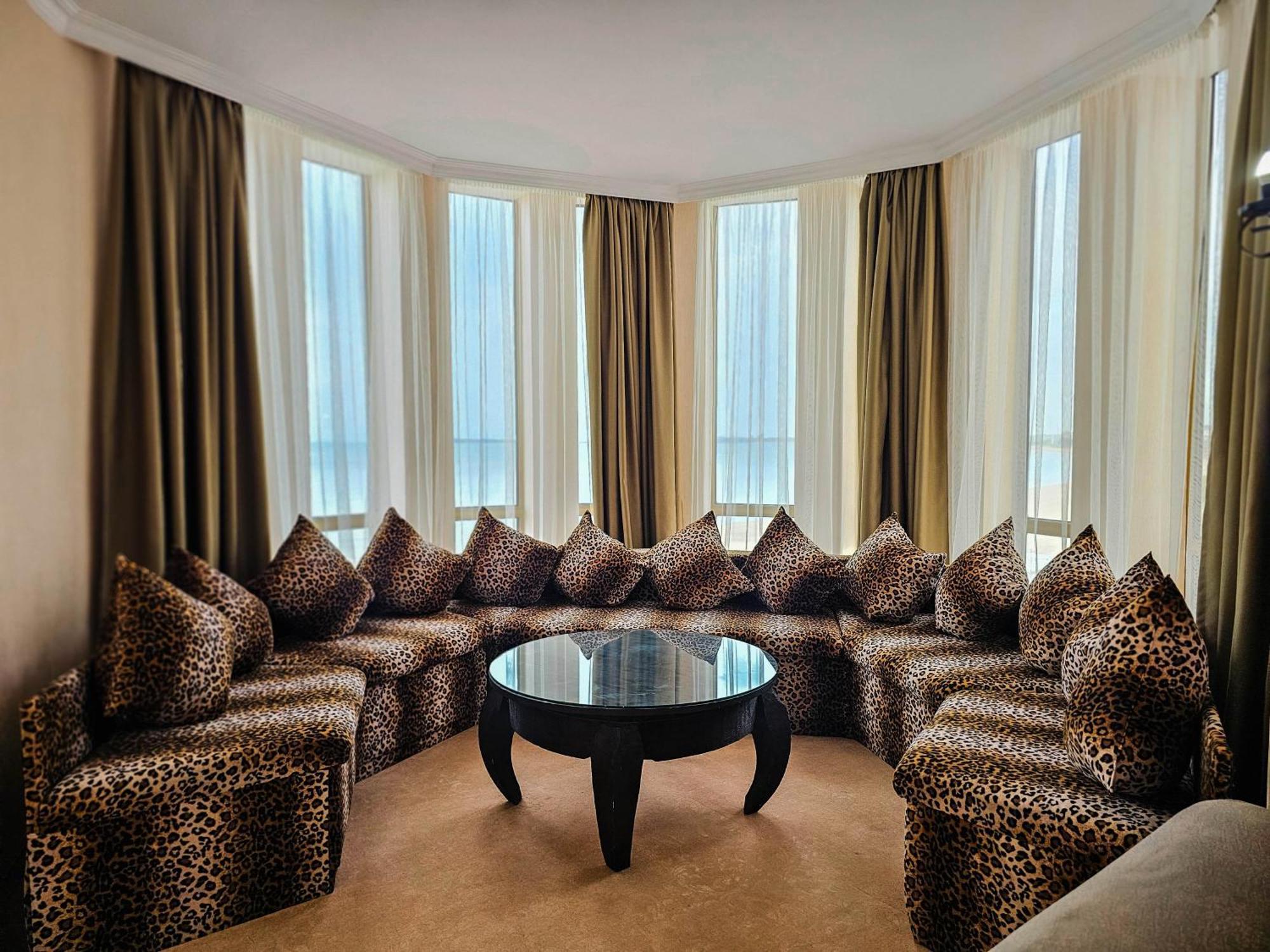 Imperial Palace Hotel Солнечный берег Экстерьер фото A Moroccan-style living room
